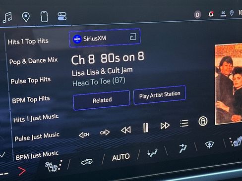 Used 2025 Chevrolet Equinox EV LT w/ Convenience Package image 27