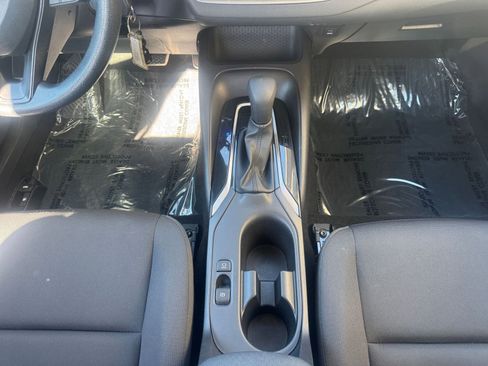 Used 2025 Toyota Corolla LE image 40