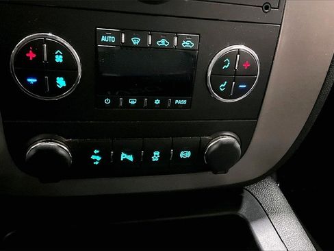 Used 2013 Chevrolet Silverado 2500 LTZ w/ LTZ Plus Package image 14