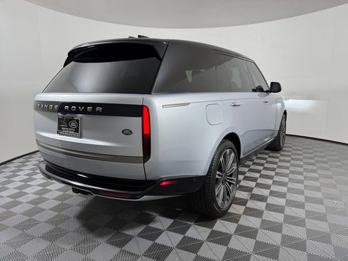 Used 2023 Land Rover Range Rover Long Wheelbase SE image 8