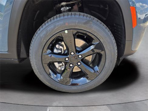 New 2026 Jeep Grand Cherokee L Limited image 38