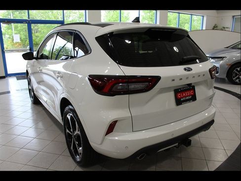 Used 2023 Ford Escape ST-Line Select w/ Tech Pack #2 AWD/4WD image 6