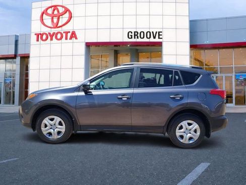 Used 2015 Toyota RAV4 LE AWD/4WD image 2