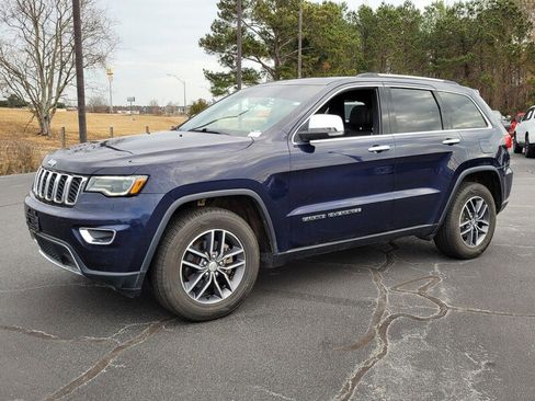 Used 2017 Jeep Grand Cherokee Limited w/ Luxury Group II image 3