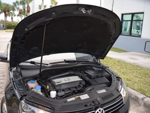 Used 2016 Volkswagen Eos Komfort image 90