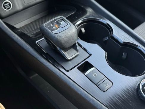 Used 2023 Nissan Rogue SV image 28