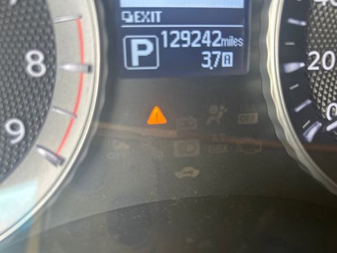 Used 2015 INFINITI Q70 L 3.7 w/ Deluxe Touring Package image 10