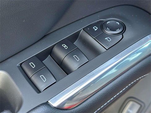 Certified 2025 Chevrolet Traverse LT w/ Driver Confidence Package image 14