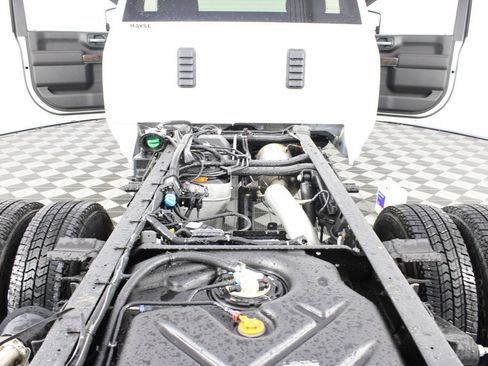 New 2026 GMC Sierra 3500 SLE w/ SLE Convenience Package AWD/4WD image 12