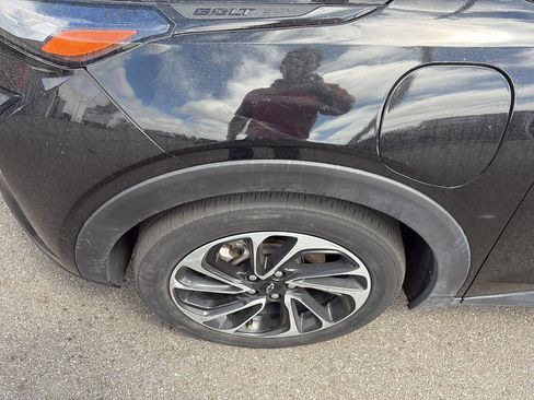 Used 2022 Chevrolet Bolt EUV Premier w/ Sun & Sound Package image 8