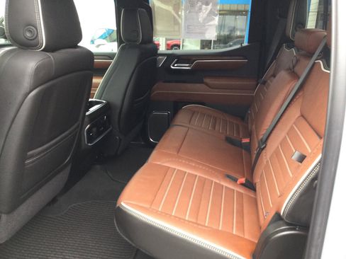 Used 2025 GMC Sierra 1500 Denali Ultimate image 12