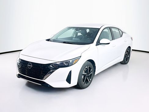 Used 2025 Nissan Sentra SV image 3