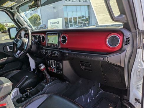 Used 2021 Jeep Wrangler Rubicon AWD/4WD image 31