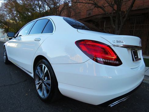 Used 2021 Mercedes-Benz C 300 Sedan image 4