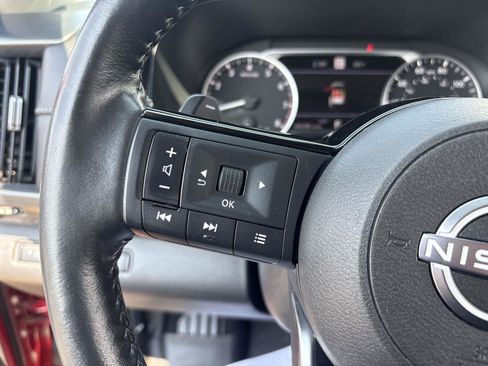 Used 2022 Nissan Pathfinder SL AWD/4WD image 20