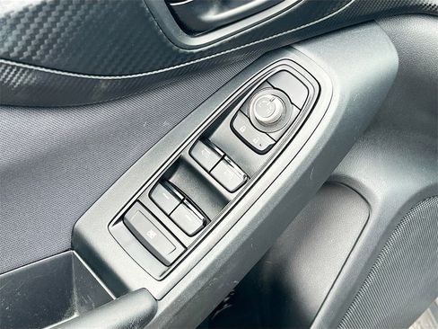 Used 2021 Subaru Crosstrek 2.0i Premium w/ Moonroof Package image 18