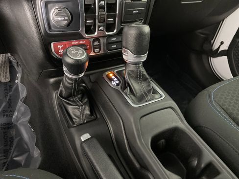 Used 2025 Jeep Wrangler Unlimited Rubicon 4xe w/ Safety Group AWD/4WD image 35