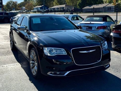 Used 2018 Chrysler 300 Limited image 3