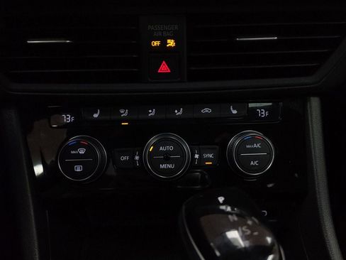 Used 2022 Volkswagen Jetta SE image 21