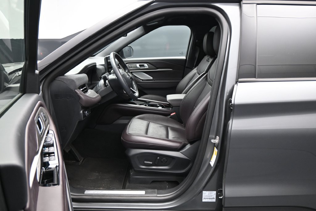 Used 2026 Ford Explorer Platinum AWD/4WD image 9