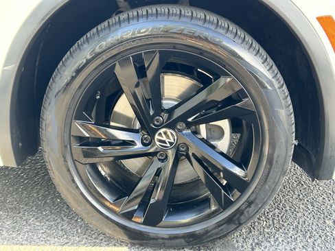 Used 2023 Volkswagen Tiguan SE R-Line FWD image 7