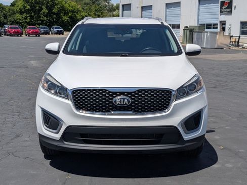 Used 2018 Kia Sorento AWD image 11