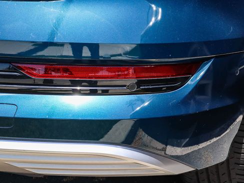 Used 2019 Audi e-tron Prestige w/ Prestige Package AWD/4WD image 13