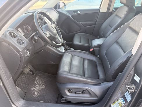 Used 2016 Volkswagen Tiguan SE FWD image 19