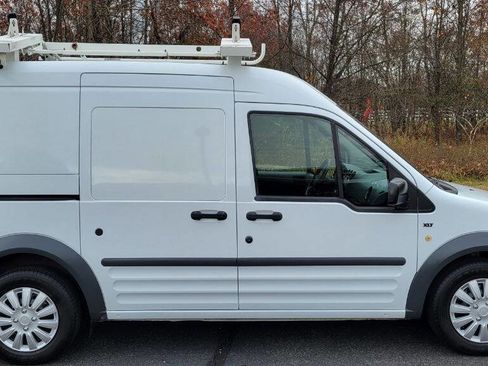 Used 2011 Ford Transit Connect XLT image 2