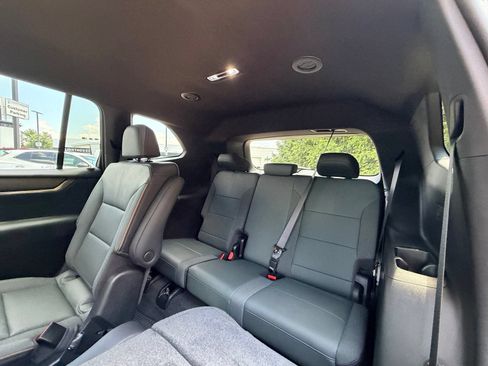 Used 2024 GMC Acadia AT4 w/ Luxury Package AWD/4WD image 26