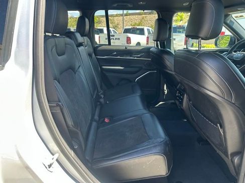 Used 2023 Jeep Grand Cherokee Trailhawk w/ Advanced Protech Group II AWD/4WD image 18