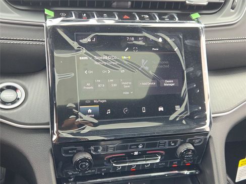 New 2025 Jeep Grand Cherokee Altitude image 28