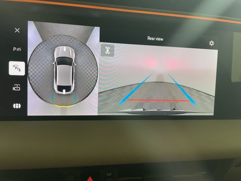 Used 2025 Porsche Macan Electric image 24