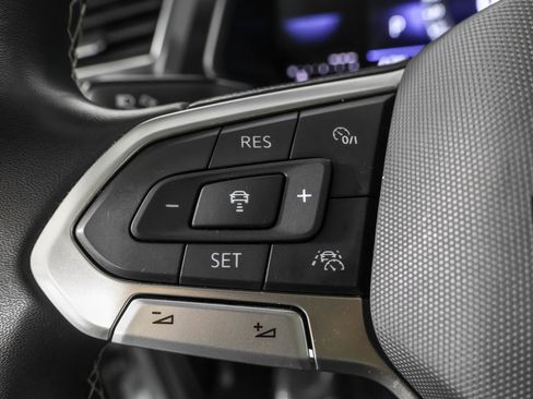 Used 2023 Volkswagen Tiguan SE image 26