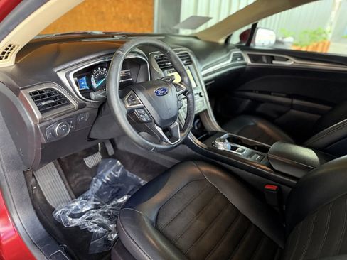 Used 2017 Ford Fusion SE w/ Equipment Group 201A image 20