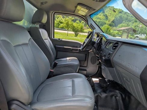 Used 2011 Ford F550 2WD Regular Cab Super Duty w/ Payload Upgrade Pkg image 27