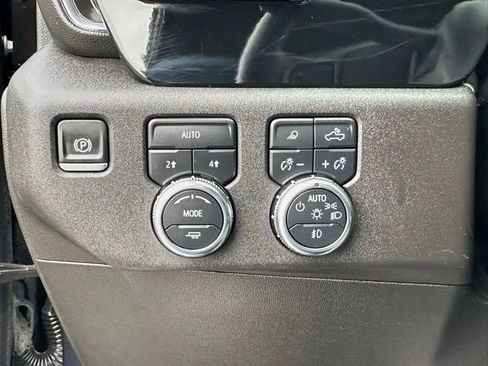 Used 2025 GMC Sierra 1500 SLT image 23