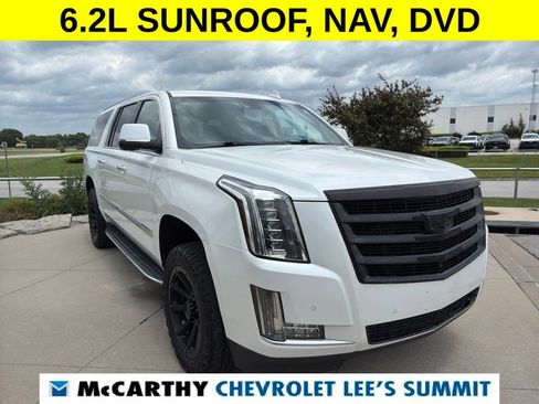 Used 2016 Cadillac Escalade ESV Luxury AWD/4WD image 2