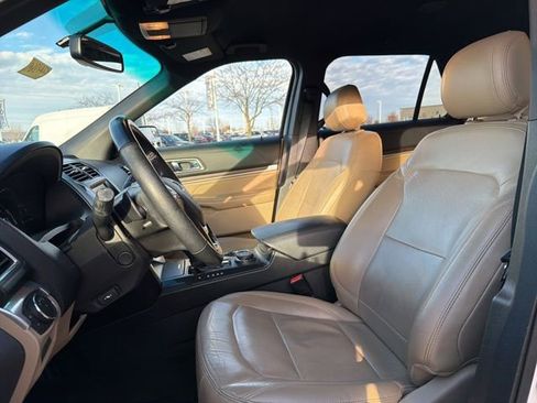 Used 2016 Ford Explorer Limited image 27