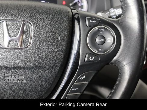 Used 2017 Honda Pilot Touring image 10