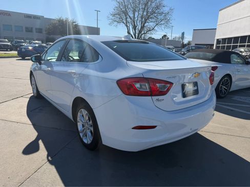 Used 2019 Chevrolet Cruze LT w/ LT Fleet Convenience Package image 2