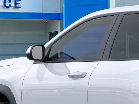 New 2026 Chevrolet Equinox LT w/ Convenience Package II FWD image 12