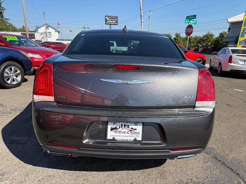 Used 2015 Chrysler 300 Limited image 6