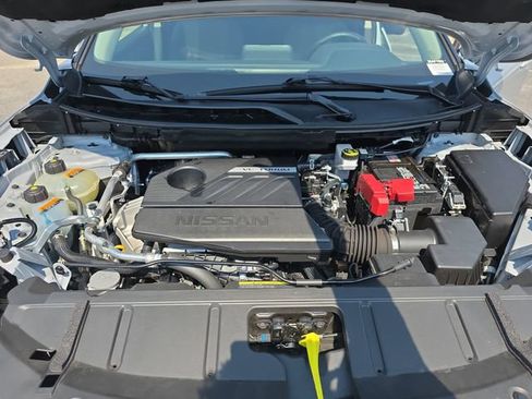 Used 2025 Nissan Rogue SV FWD image 30