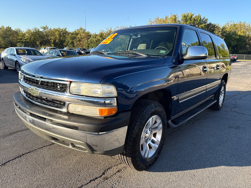 Used 2003 Chevrolet Suburban LS w/ LS Preferred Equipment Group RWD image 2