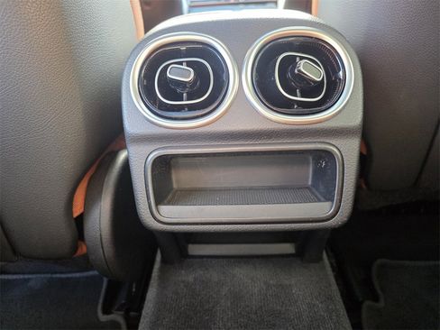 Used 2023 Mercedes-Benz C 300 4MATIC Sedan image 18