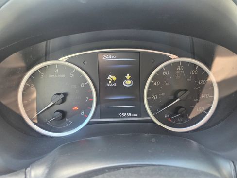Used 2016 Nissan Sentra SL w/ Technology Package FWD image 6