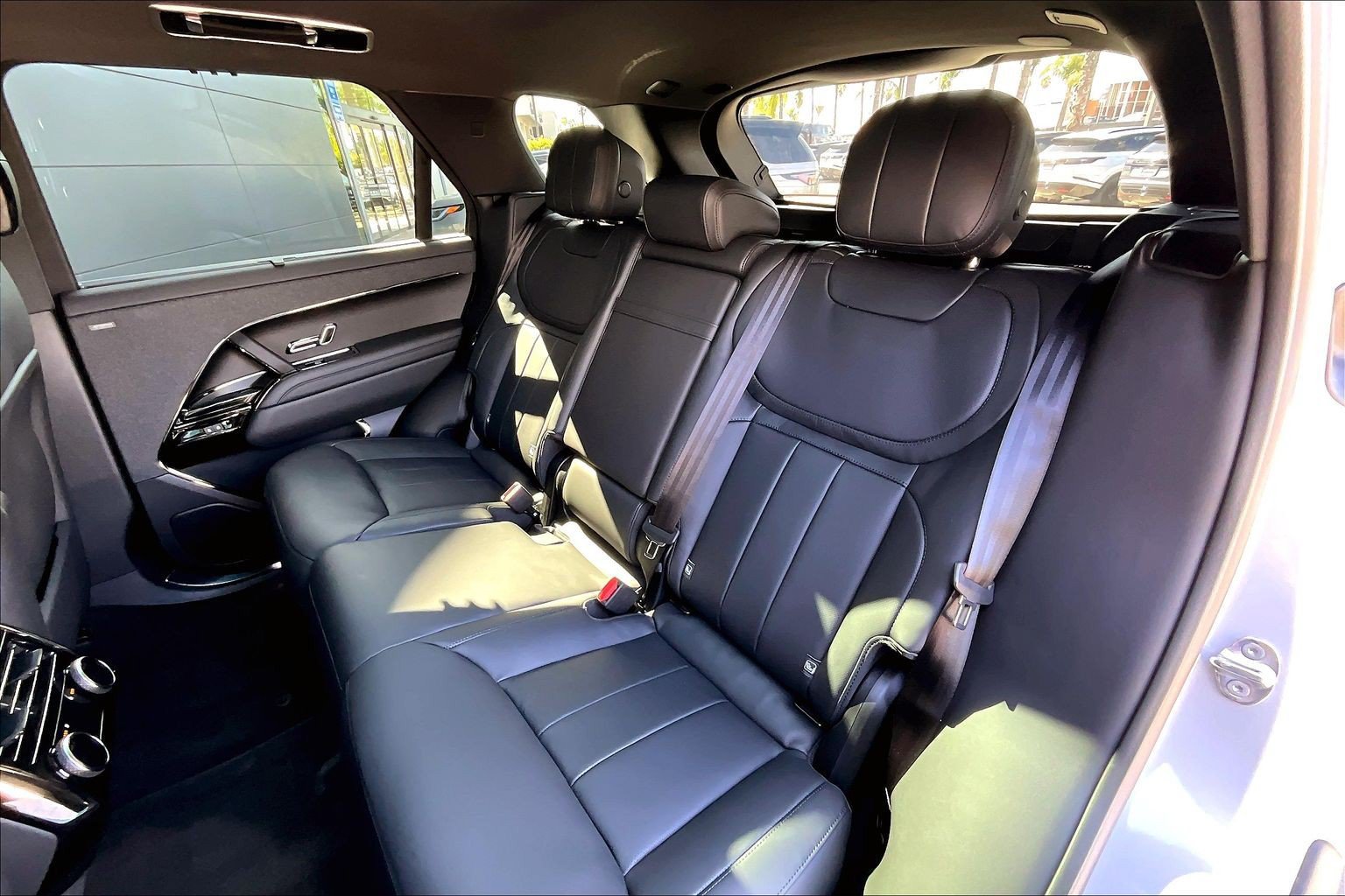 New 2026 Land Rover Range Rover Sport Dynamic SE AWD/4WD image 10