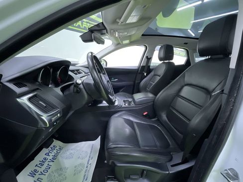 Used 2018 Jaguar E-PACE S image 18