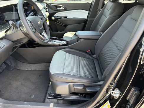 New 2026 Chevrolet Trax LT w/ LT Convenience Package FWD image 15